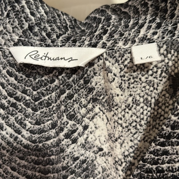 🌸BUY 3 for $15🌸 
Reitmans dressy tank, snakeskin print, size Large - Picture 2 of 6